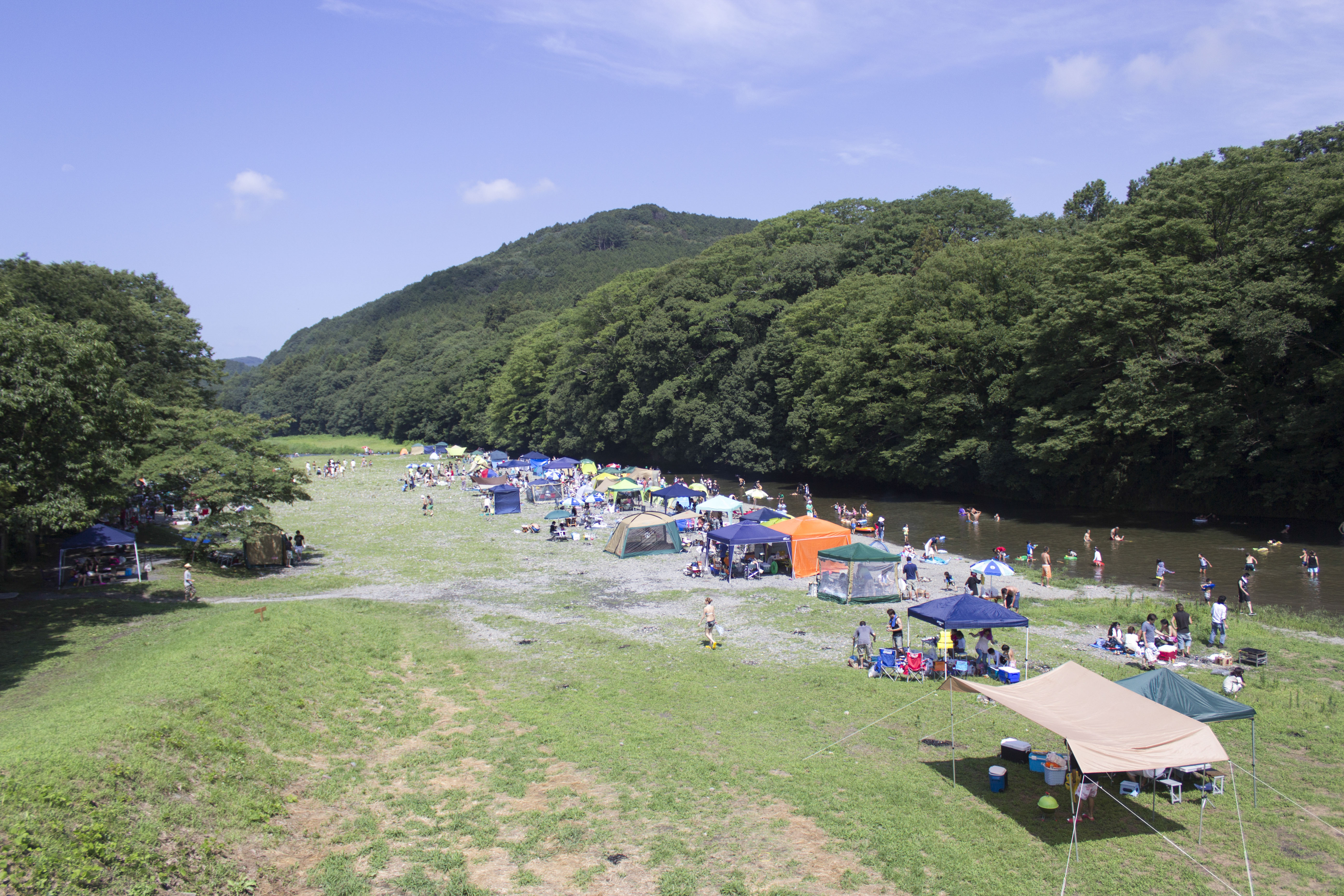 バーベキュー場横の小川